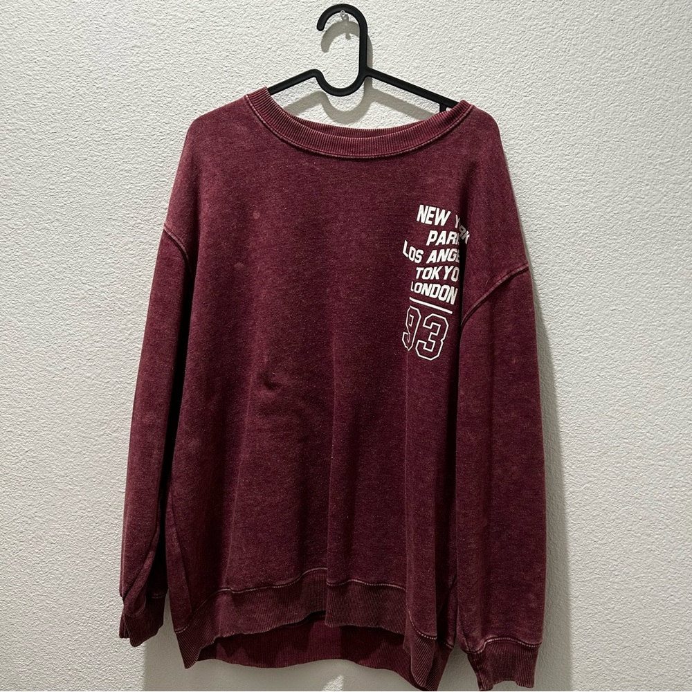 Burgundy women’s crew neck